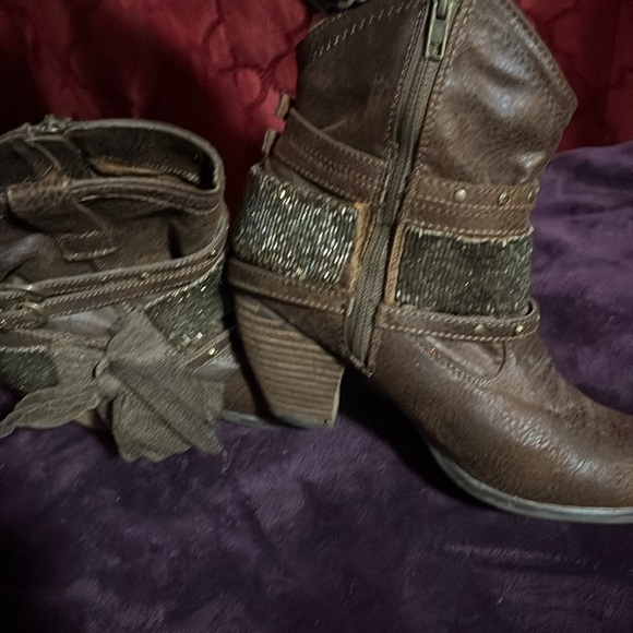 Not rated - Picture 2 of 3